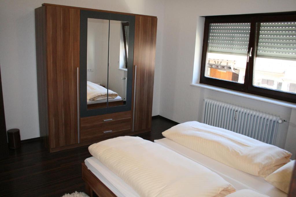 Eisberg Gaestehaus & De Luxe Appartements فريزينهايم المظهر الخارجي الصورة